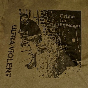 Crime For Revenge 超暴力 T シャツ (ミリタリー グリーン/ブラック)