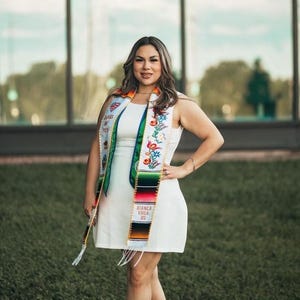 花柄刺繍入りトリム入りパーソナライズされたメキシコ製卒業式ストール