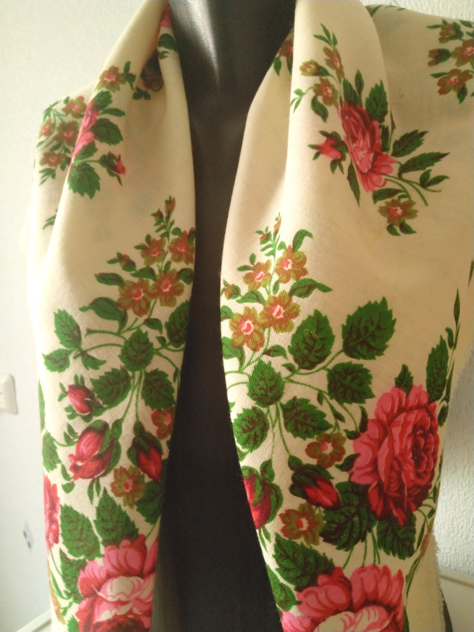 Vintage wool shawl Floral shawl Bright shawl Beige flower Etsy