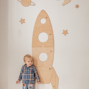 Messlatte für Kinder, Wachstumsmesslatte aus Holz, Weltraum Themen Kinderzimmer Dekor, Rakete Holzschild, Erwartete Mutter Geschenk, 1 Ohr Geschenk für den alten Jungen