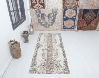Vintage Turkish Oushak Runner Rug: Wool & Cotton Hallway Rug (3x8 ft)