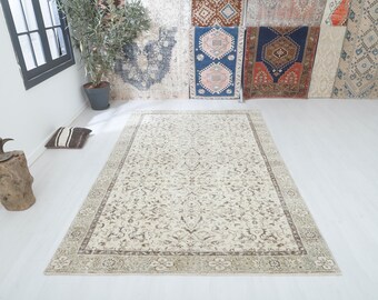 Alfombra turca anudada a mano de 6x9: Alfombra Oushak vintage beige y marrón