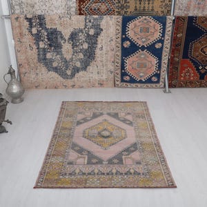 Vintage Turkish Oushak Rug: Wool Anatolian Small Rug (5.2 x 3.5 ft)