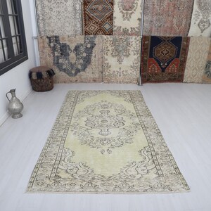 Tappeto turco vintage in lana, tappeto anatolico neutro 5x9