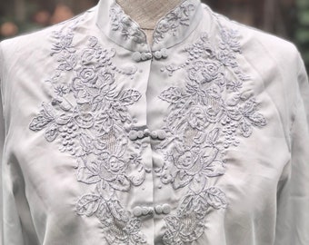 Embroidered silk blouse Light gray long sleeve mandarin collar frog closure women asian shirt top Women clothing sz M