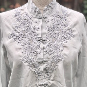 Embroidered silk blouse Light gray long sleeve mandarin collar frog closure women asian shirt top Women clothing sz M