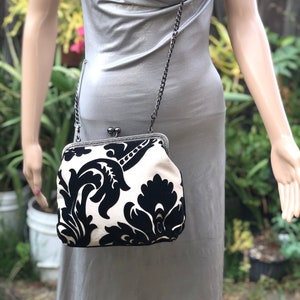 Velvet Ladies Crossbody Bag Thick Chain Small Purses Round Fashion
