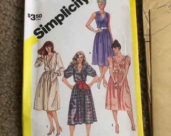 Simplicity 5989 Misses pullover dresses with surplice bodice sz 8 or 10 Uncut women sewing pattern