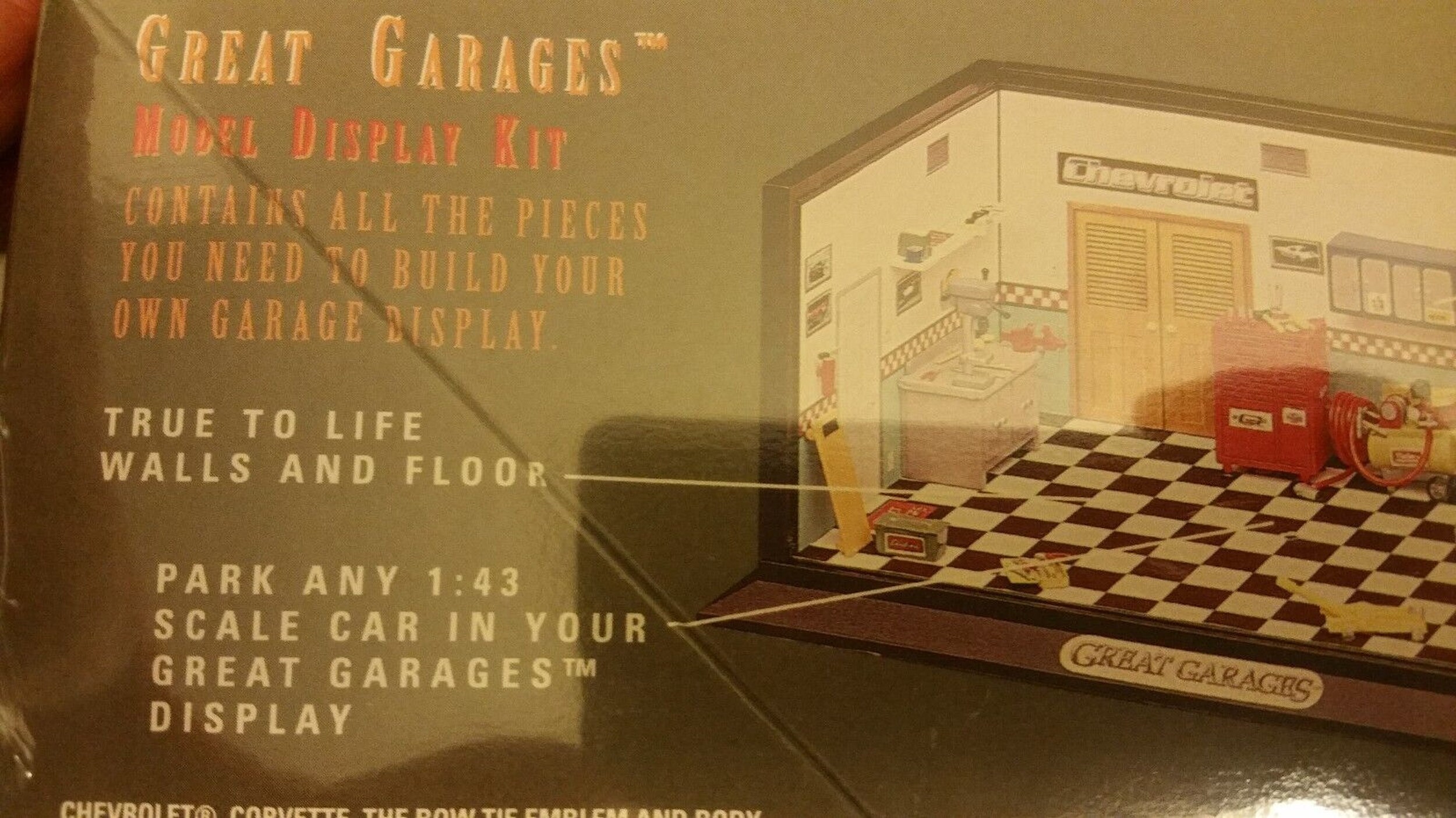 Estes Great Garages Chevrolet Corvette Model Display Kit Scale 1