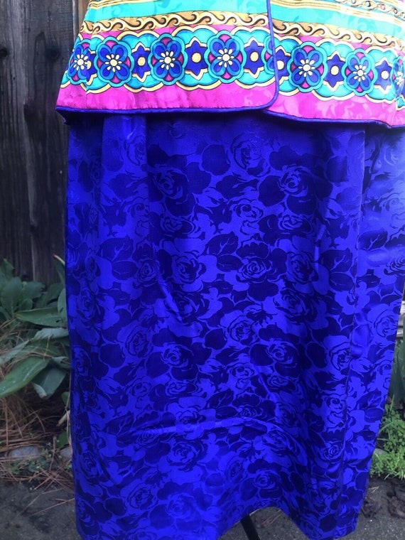 Women silk blouse and royal blue below knee skirt… - image 8