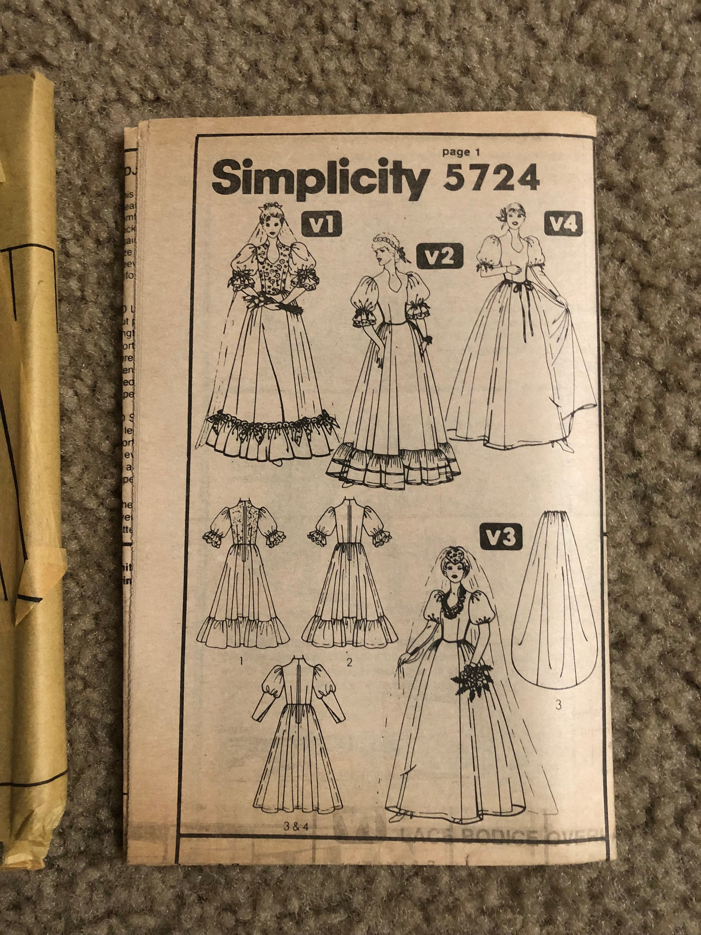 Simplicity 5724 Lined Brides Bridesmaids Dress and Detachable Train ...