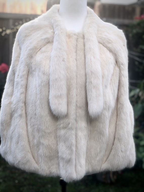 Off white real fur cape Bridal bolero fur jacket … - image 1