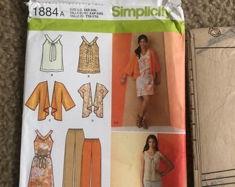 Simplicity 7236 Tunic T-shirt Top, Capri, Loose Fitting Shorts, Pull on ...