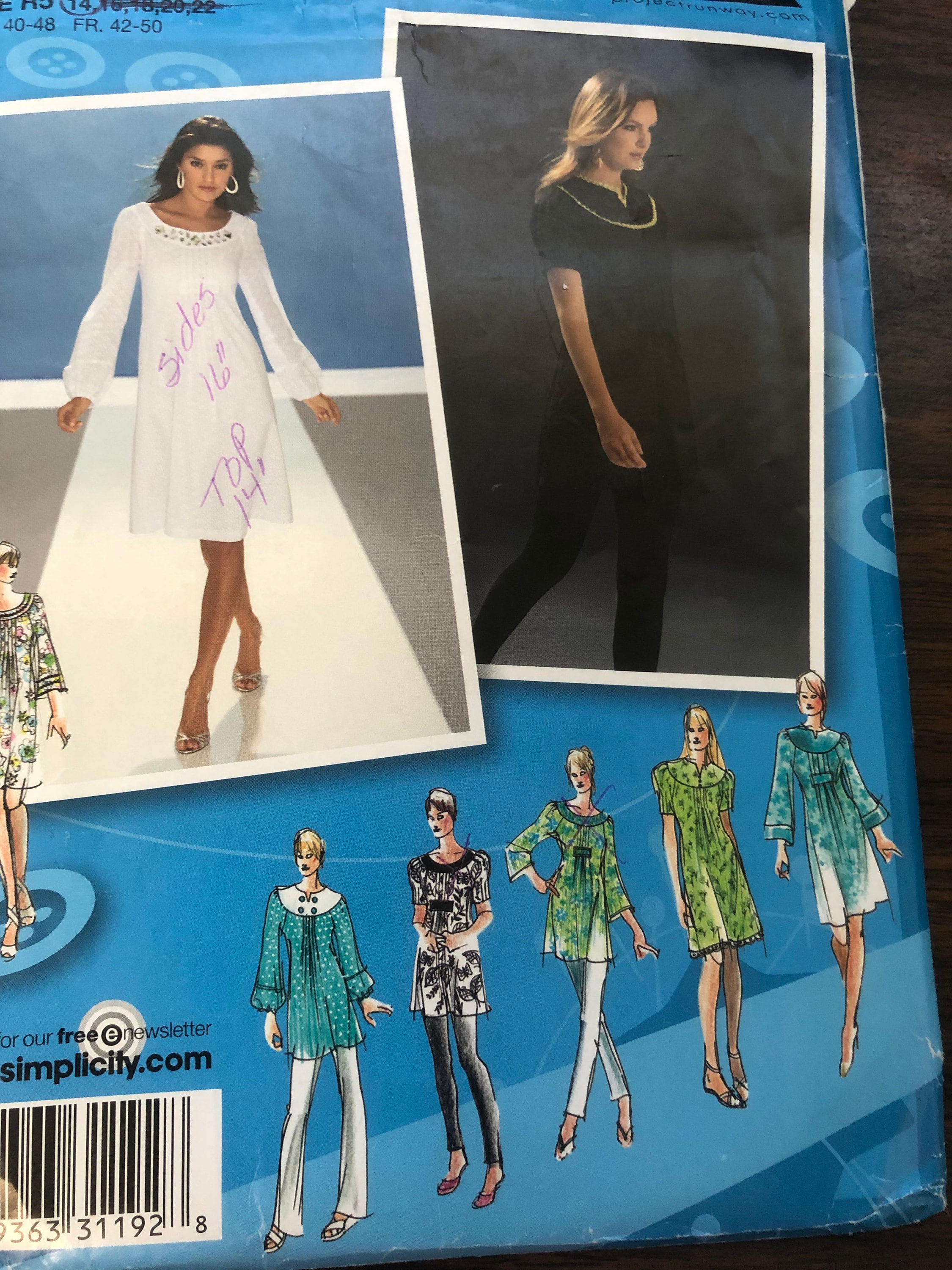 Simplicity 3530 Misses' Scoop Neck, Long Sleeve, A-line Flared Knee ...