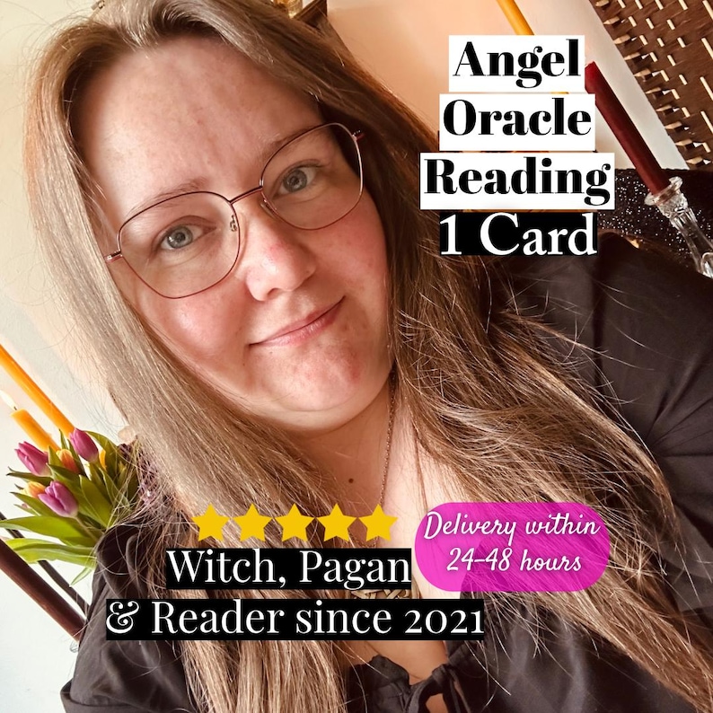 Puede incluir: Una mujer sonriente con gafas, con texto: "Angel Oracle Reading 1 Card". Debajo, el texto dice "Witch, Pagan & Reader since 2021". La imagen tiene un tono c&aacute;lido y acogedor, sugiriendo gu&iacute;a espiritual.