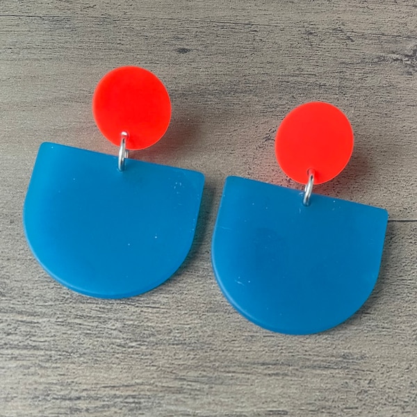 Blauwe en oranje colorblock acryloorbellen, zeeglaseffect