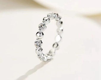 Hermosa banda minimalista de eternidad completa, banda de diamantes de boda, diamante de talla redonda de 1,10 quilates, oro blanco de 14 k, anillo de compromiso, regalo para mujeres