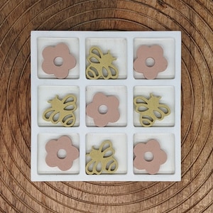 Pink Yellow Bee Flower Tic Tac Toe Board Game, 15cm  | Noughts and Crosses Game for Kids and Family | Table Top Game | Board Game