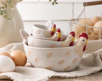 Juego de 4 tazas medidoras con diseño de pollo / Regalo para panaderos / Utensilios de cocina con diseño de gallo y gallina