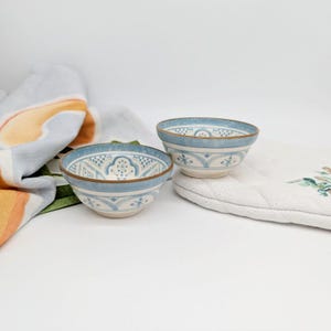 Ciotola piccola in ceramica floreale blu - Set da 2 / Stoviglie / Ciotola piccola per snack / Piatto per condimenti