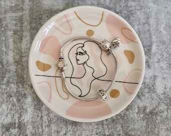 Linear Girl Face Trinket Dish | Ceramic Ring Holder | Jewelry Display