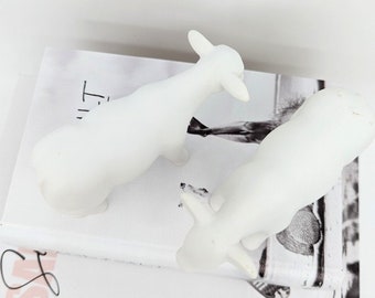 白い牛　置物 81yMXg7luzL._AC_UF350,