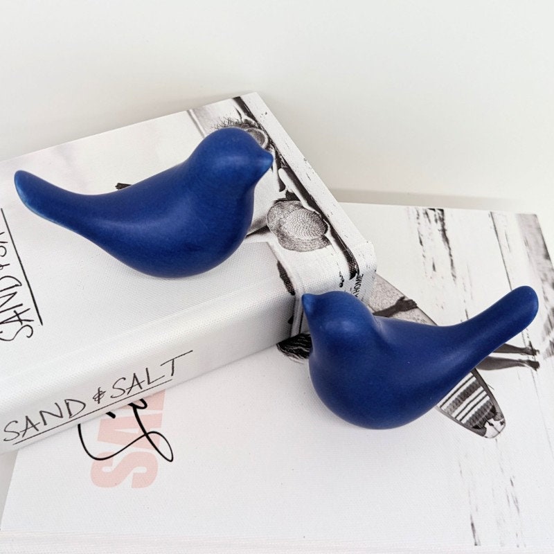 小さなネイビーブルーの鳩の陶器製置物 - 2個セット | 鳩のギフト