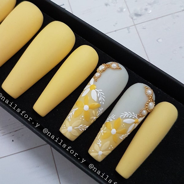 Yellow floral matt nails,spring summer nails,hand-painted flowers nails