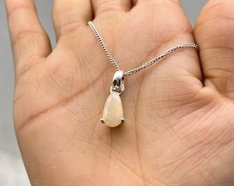 Zierliche kleine Feueropal Halskette, Sterling Silber