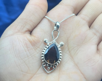 Collana con pendente a goccia in argento sterling con quarzo fumé