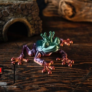 Articulated 3D printed Frog Prince, Flexi Animal, fidget toy