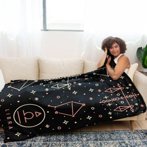 Libra Weighted Blanket image 2