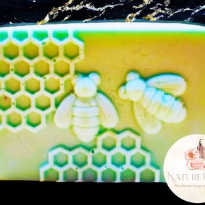 Honey Bee Design gunsten zeep, gunsten zeep met verschillende geuren en kleuren, handgemaakte bijenzeep, imker zeep geschenken, personaliseren