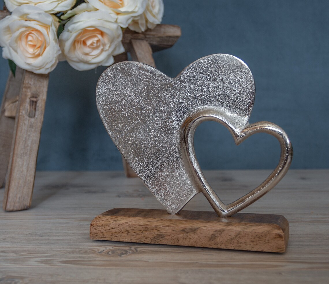 Silver Heart Sculpture on a Wooden Base Love Heart Ornament Etsy.de