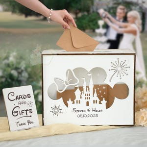 Scatola per biglietti di nozze in legno personalizzata con tema topo, scatola per biglietti di nozze, scatola dei ricordi di nozze personalizzata Mick Castle per biglietti di auguri