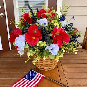Patriotic Floral Centerpiece: 4th of July Farmhouse Table Decor