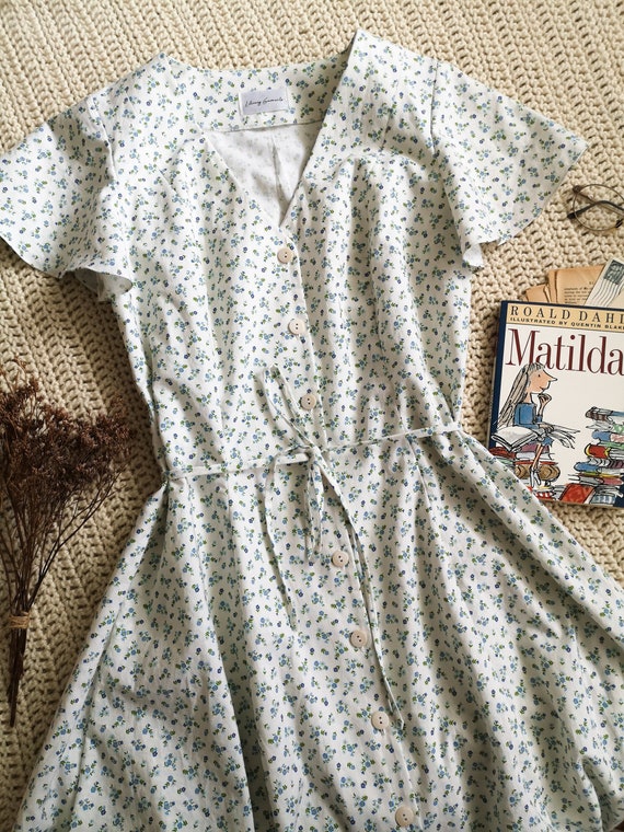 Vintage-Inspired Blue Floral Dress Vintage-Inspired Blue Floral Dress