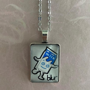 Blur Milky Pendant Necklace