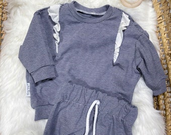 Sweater mit/ohne Rüschen  Namen Gr 50-86 in verschieden Farben Babygeschenk Baby Oberteil Baby Pulli  Babygeschenk / Baby Pullover / Kinder