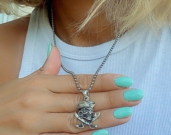 Collar con calavera pirata: colgante de espadas cruzadas de plata de ley 925