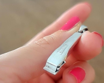 Electric Razor-Barber's Signet  Sterling Silver - Perfect Gift for the Modern Gentlemen Who Love Traditional Style and Precision