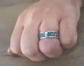 Skull and Engine with ornaments Ring-Edgy design-Handmade 925 silver-Perfect accessory for bikers.