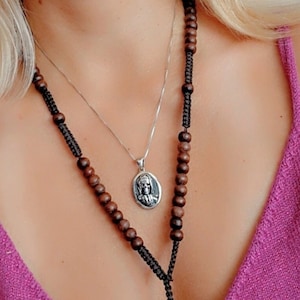 La Santa Muerte Silver Pendant – Oval Sterling Silver Grim Reaper Necklace – Mexican Folk Saint Jewelry – Spiritual Amulet – Santa Muerte