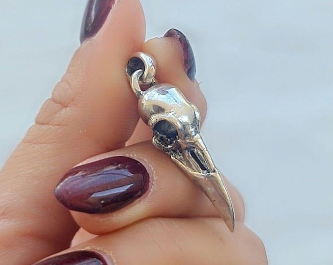 Handmade 925 Silver Raven Skull Pendant: Gothic Jewelry