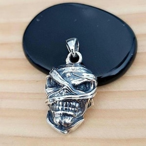 Pendentif tête de mort Eddie momie fait main en argent sterling - Égyptien - Pendentif Eddie - Design unique - Pendentif rock - Pendentif en métal lourd solide