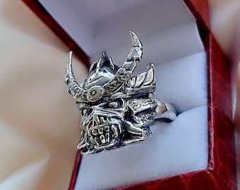 Eddie Samurai Skull Ring - Gothic Biker Schmuck aus Sterling Silber