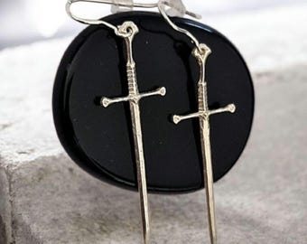 Boucles d'oreilles pendantes épée • Argent sterling 925 • Boucles d'oreilles médiévales fantastiques de 4,5 cm • Bijoux gothiques