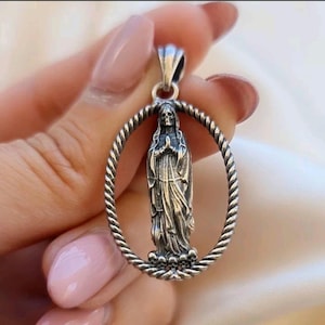 Stunning Handmade Santa Muerte Pendant with Frame in 925 Silver - A Beautifully Crafted Grim Reaper Necklace for the Bold and Iconoclastic