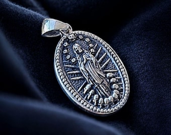 Handmade 925 Silver La Santa Muerte Pendant: Gothic Skull Jewelry