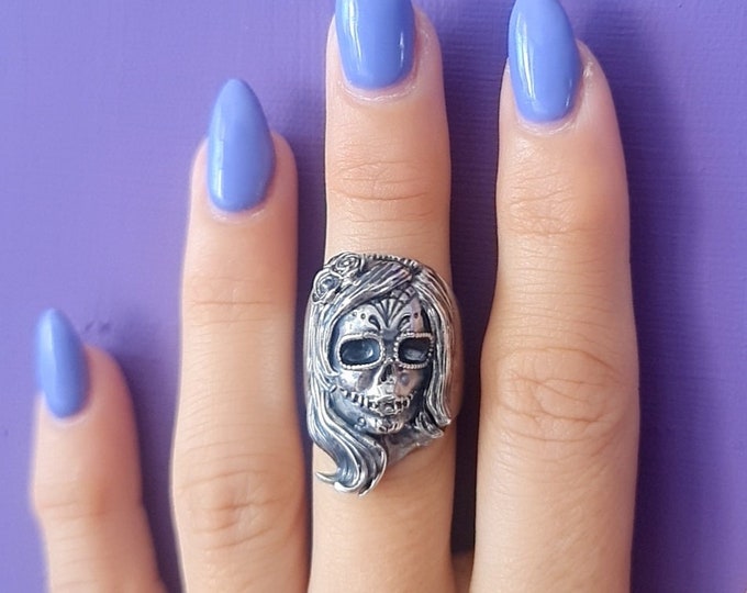 Day of the Dead Girl Skull Ring - Vintage  Sterling Silver - Celebrate Life & Death - Statement Ring    "amuleto de plata"